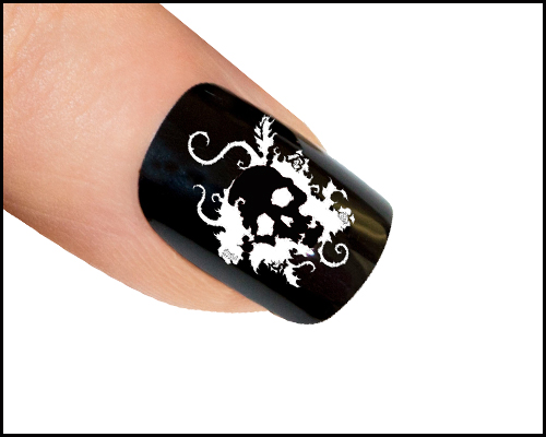 Attention aux faux ongles !
