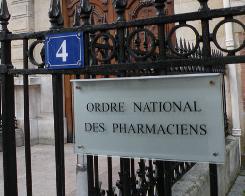 Ordre des pharmaciens : l’affaire Urgo relance le débat sur la gouvernance et l’harmonisation disciplinaire en France